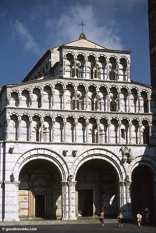 Lucca, facade of the San Martino Cathedral
