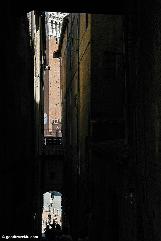 Tuscany, a narrow street in Siena